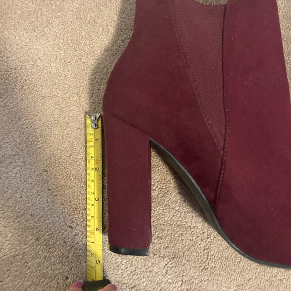 $8 ADD ON Charlotte Russe Faux Suede Heeled Ankle Booties Maroon - Picture 11 of 11
